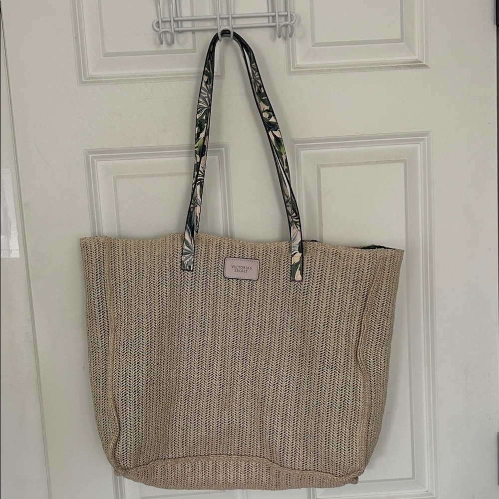 Victoria's Secret 2020 limited edition woven tote bag beige tropical lining